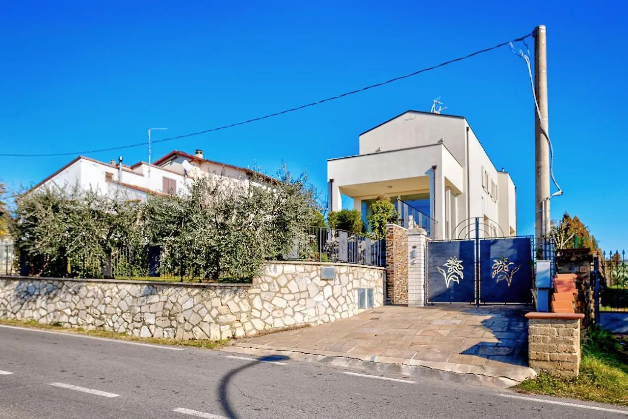 Villa Il Poggino - Modern House Foiano Della Chiana Italy